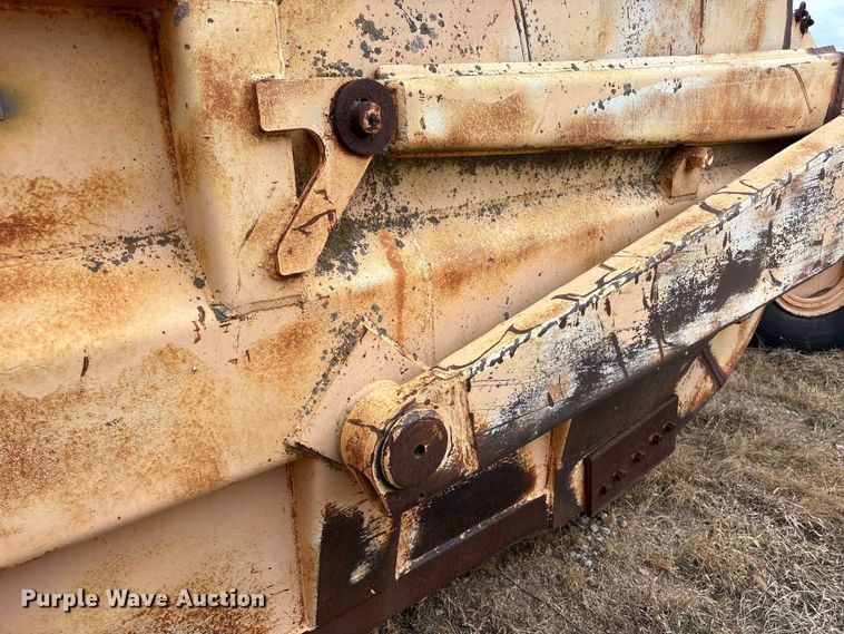 image for item FG2713 Caterpillar No 70 scraper