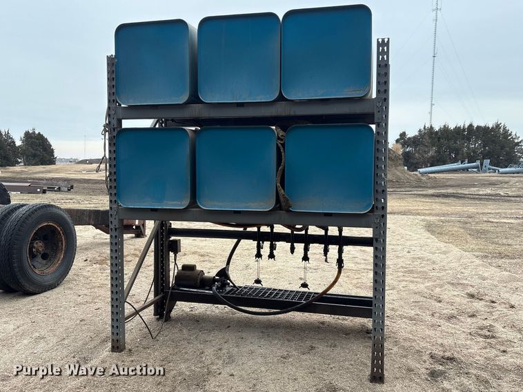 image for item FG2718 Pallet racking with oil tanks