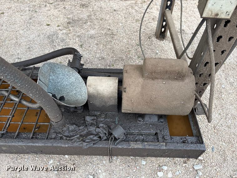 image for item FG2718 Pallet racking with oil tanks