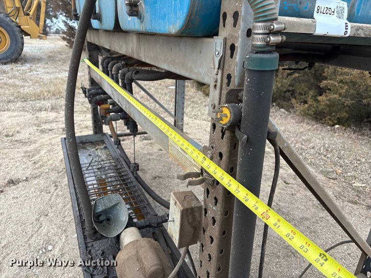 image for item FG2718 Pallet racking with oil tanks