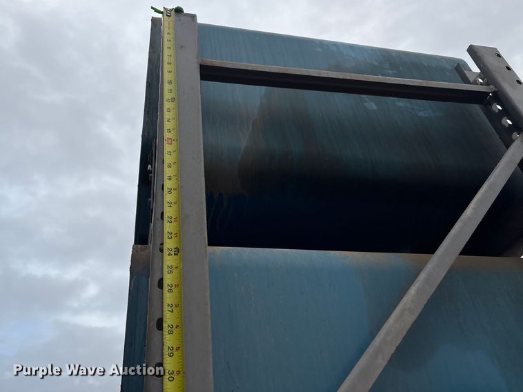 image for item FG2718 Pallet racking with oil tanks