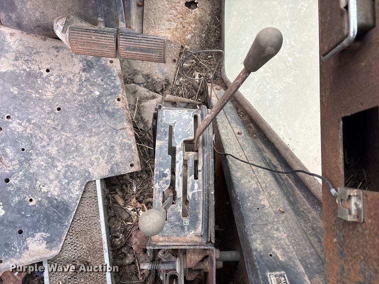 image for item FG2720 Allis Chalmers 00592042 tractor 