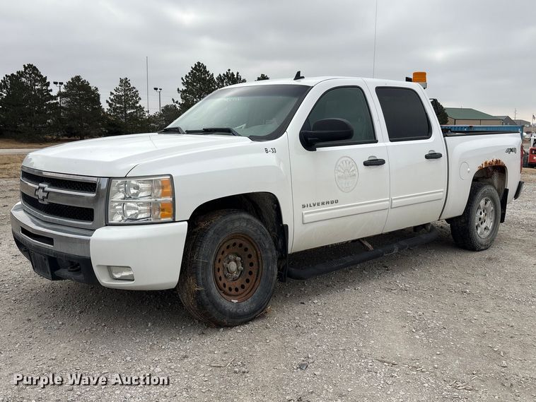 image for item FG2722 2011 Chevrolet Silverado 1500 Crew Cab pickup truck