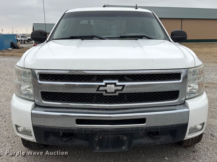 image for item FG2722 2011 Chevrolet Silverado 1500 Crew Cab pickup truck