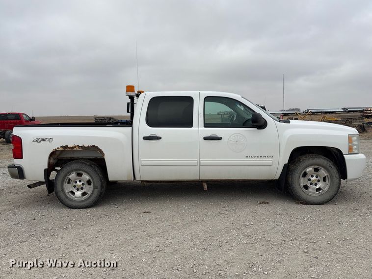 image for item FG2722 2011 Chevrolet Silverado 1500 Crew Cab pickup truck