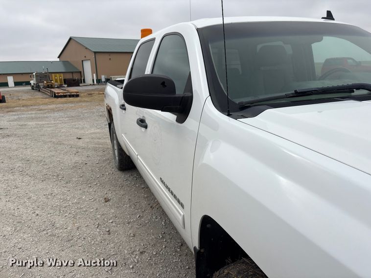 image for item FG2722 2011 Chevrolet Silverado 1500 Crew Cab pickup truck