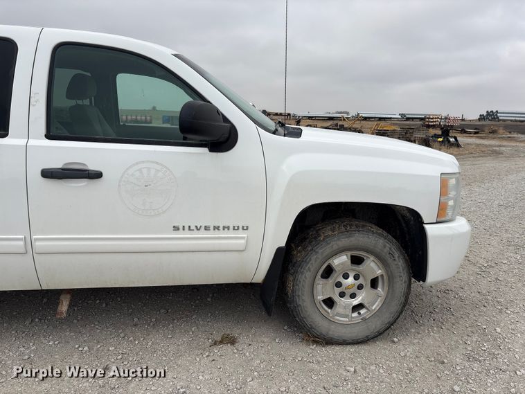 image for item FG2722 2011 Chevrolet Silverado 1500 Crew Cab pickup truck