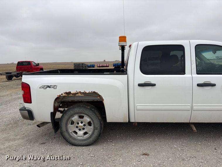 image for item FG2722 2011 Chevrolet Silverado 1500 Crew Cab pickup truck