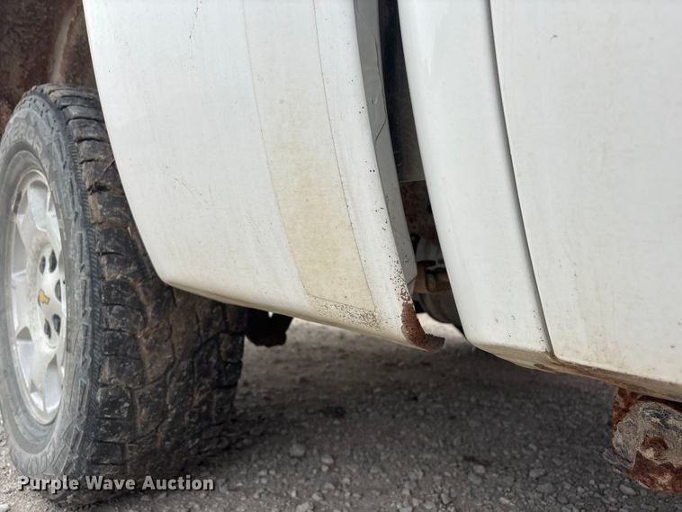 image for item FG2722 2011 Chevrolet Silverado 1500 Crew Cab pickup truck