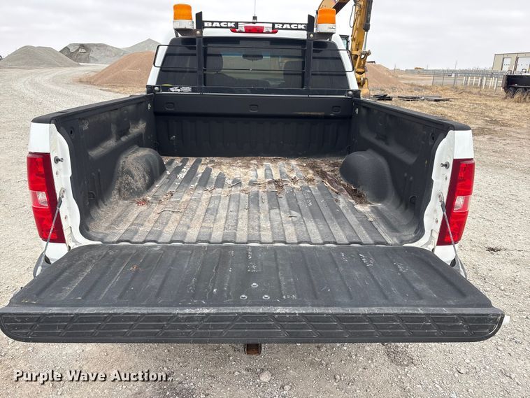 image for item FG2722 2011 Chevrolet Silverado 1500 Crew Cab pickup truck