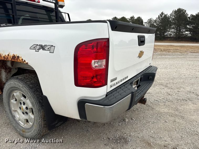 image for item FG2722 2011 Chevrolet Silverado 1500 Crew Cab pickup truck