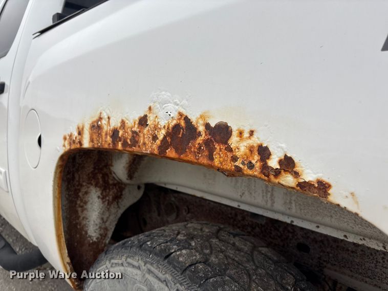 image for item FG2722 2011 Chevrolet Silverado 1500 Crew Cab pickup truck