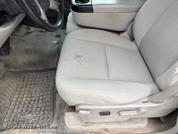 image for item FG2722 2011 Chevrolet Silverado 1500 Crew Cab pickup truck