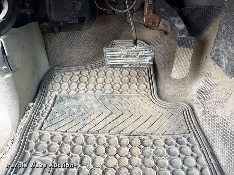 image for item FG2722 2011 Chevrolet Silverado 1500 Crew Cab pickup truck