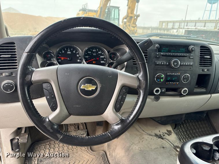 image for item FG2722 2011 Chevrolet Silverado 1500 Crew Cab pickup truck