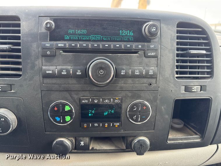 image for item FG2722 2011 Chevrolet Silverado 1500 Crew Cab pickup truck