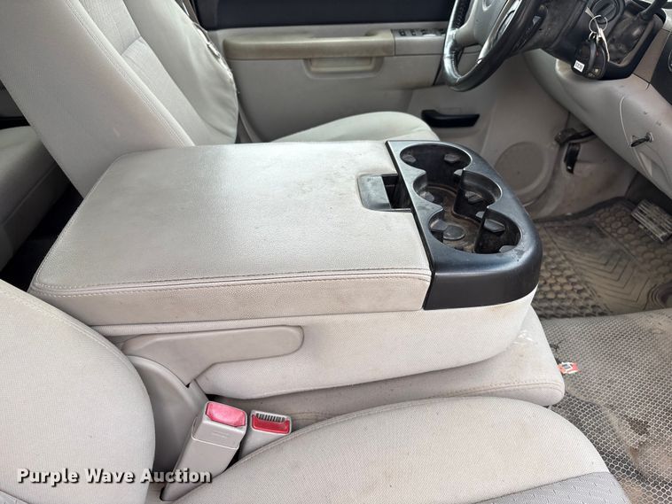 image for item FG2722 2011 Chevrolet Silverado 1500 Crew Cab pickup truck