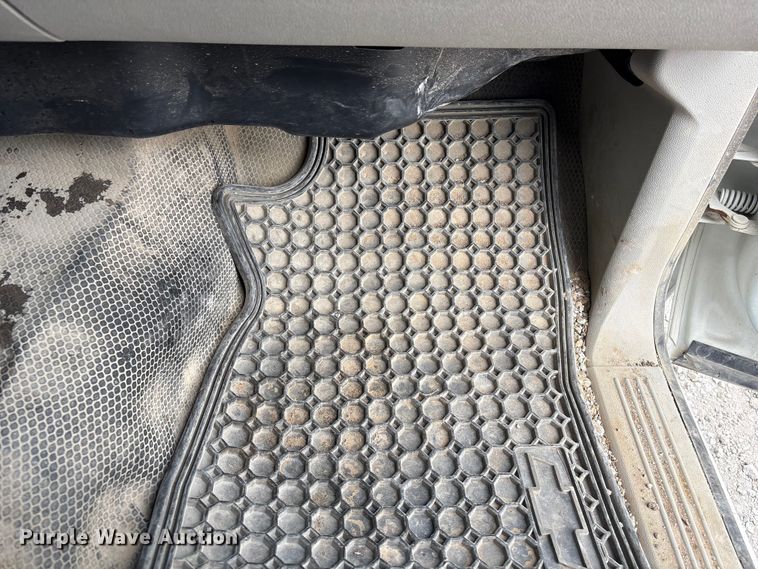 image for item FG2722 2011 Chevrolet Silverado 1500 Crew Cab pickup truck