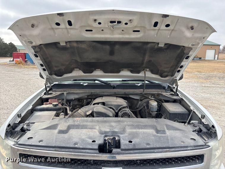 image for item FG2722 2011 Chevrolet Silverado 1500 Crew Cab pickup truck