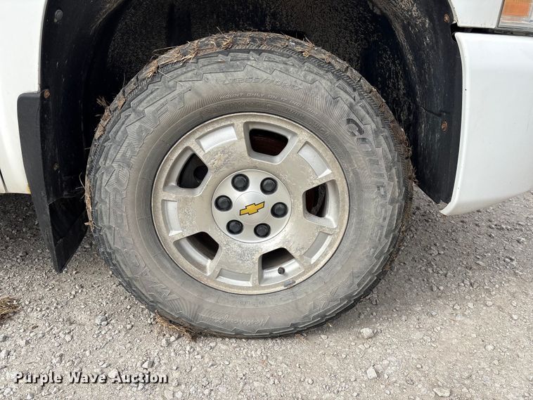 image for item FG2722 2011 Chevrolet Silverado 1500 Crew Cab pickup truck