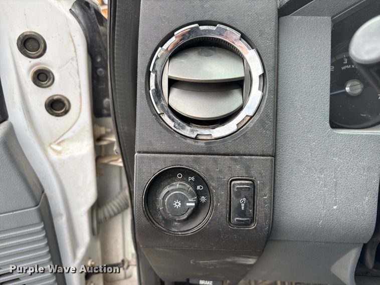 image for item FG2723 2016 Ford F250 Super Duty Ext. Cab pickup truck