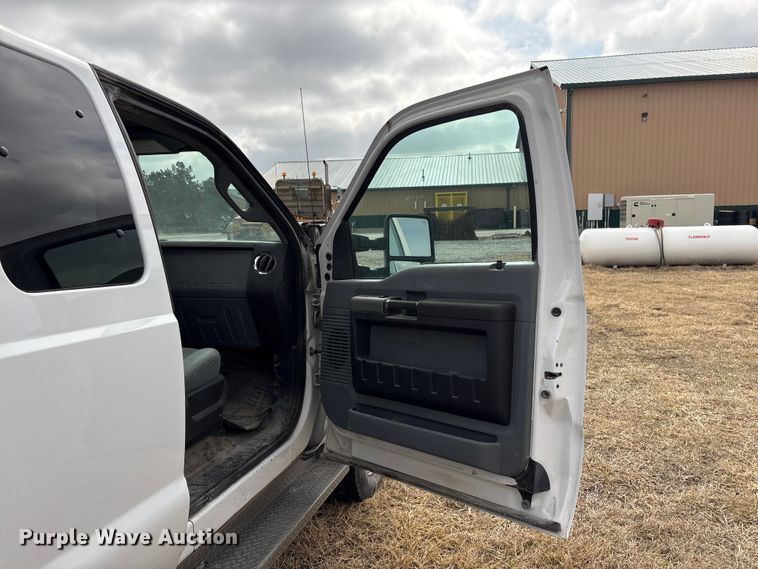 image for item FG2723 2016 Ford F250 Super Duty Ext. Cab pickup truck