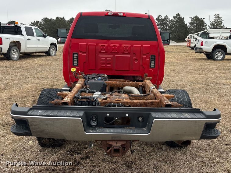 image for item FG2724 2016 Chevrolet Silverado 3500HD pickup truck cab and chassis