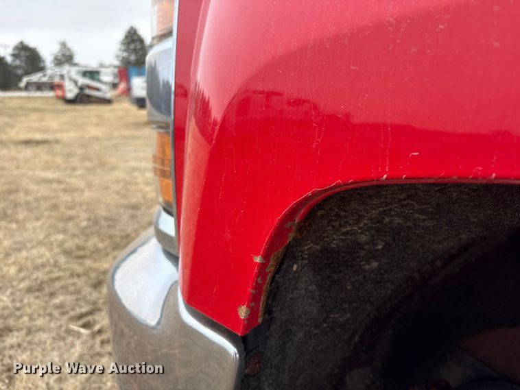 image for item FG2724 2016 Chevrolet Silverado 3500HD pickup truck cab and chassis