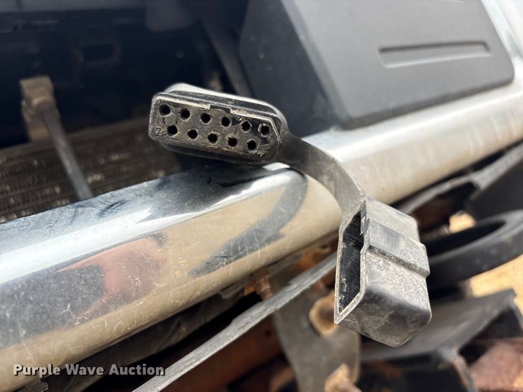 image for item FG2724 2016 Chevrolet Silverado 3500HD pickup truck cab and chassis