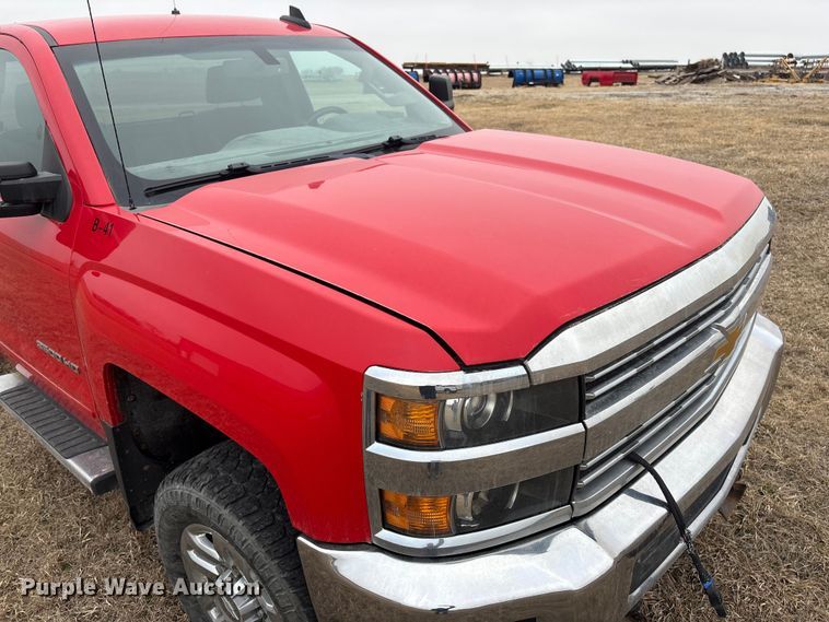 image for item FG2724 2016 Chevrolet Silverado 3500HD pickup truck cab and chassis