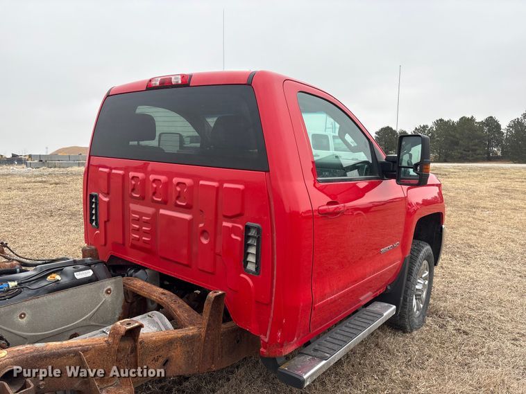 image for item FG2724 2016 Chevrolet Silverado 3500HD pickup truck cab and chassis
