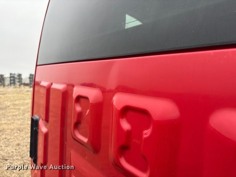 image for item FG2724 2016 Chevrolet Silverado 3500HD pickup truck cab and chassis