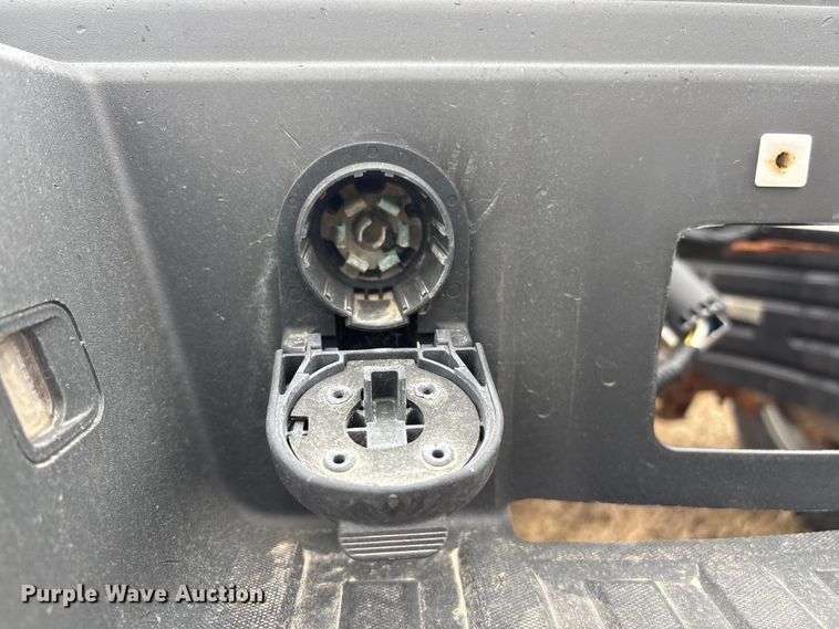 image for item FG2724 2016 Chevrolet Silverado 3500HD pickup truck cab and chassis