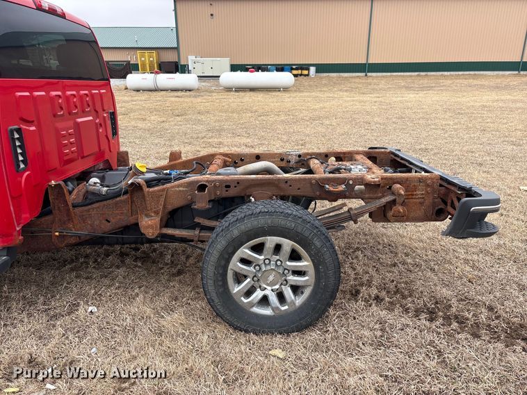 image for item FG2724 2016 Chevrolet Silverado 3500HD pickup truck cab and chassis