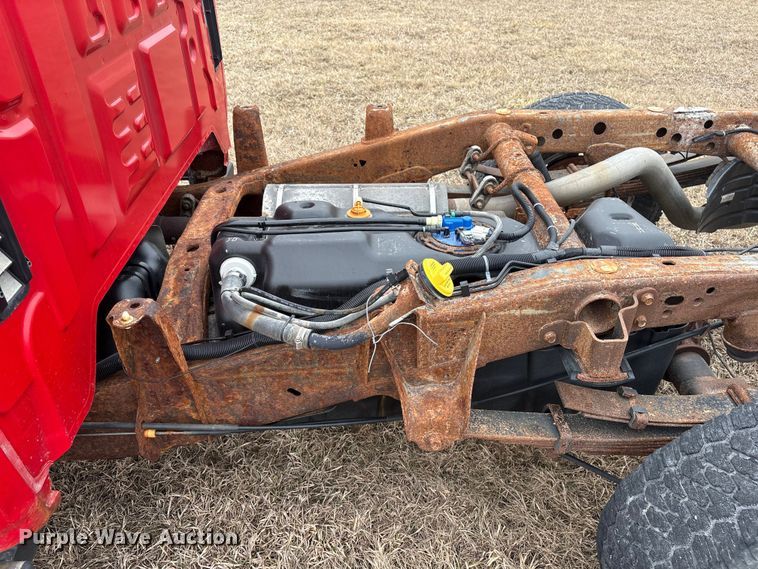 image for item FG2724 2016 Chevrolet Silverado 3500HD pickup truck cab and chassis