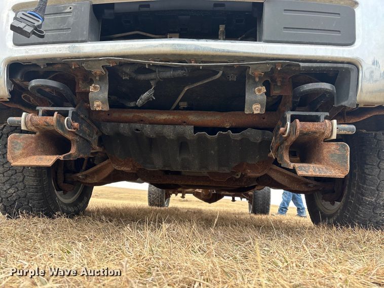 image for item FG2724 2016 Chevrolet Silverado 3500HD pickup truck cab and chassis