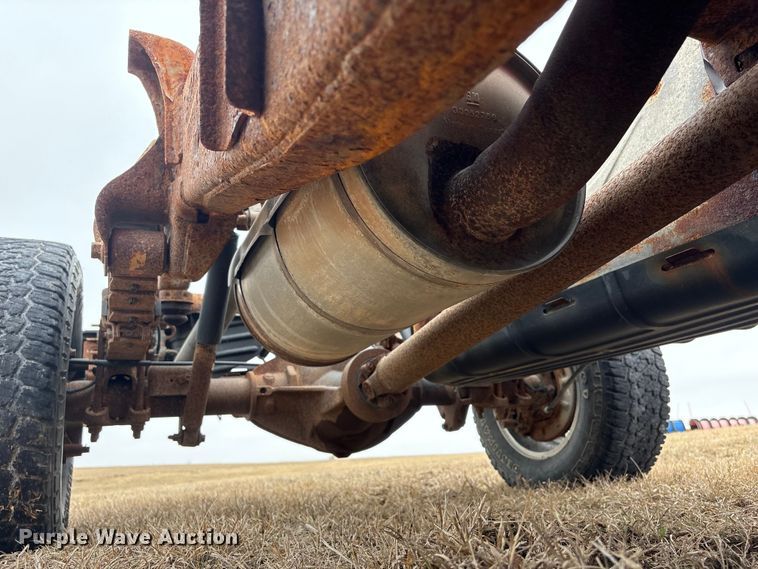 image for item FG2724 2016 Chevrolet Silverado 3500HD pickup truck cab and chassis