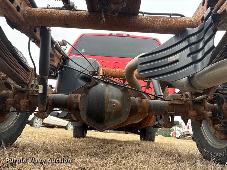 image for item FG2724 2016 Chevrolet Silverado 3500HD pickup truck cab and chassis