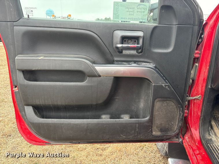 image for item FG2724 2016 Chevrolet Silverado 3500HD pickup truck cab and chassis