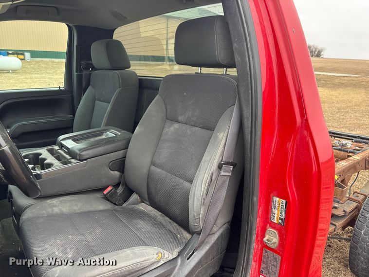 image for item FG2724 2016 Chevrolet Silverado 3500HD pickup truck cab and chassis