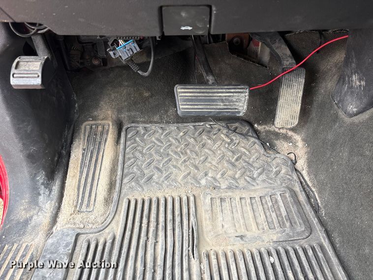 image for item FG2724 2016 Chevrolet Silverado 3500HD pickup truck cab and chassis