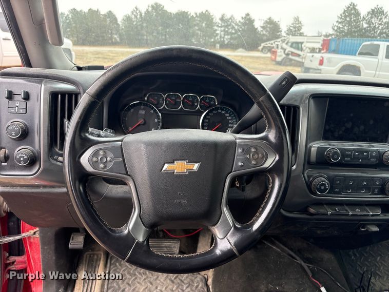 image for item FG2724 2016 Chevrolet Silverado 3500HD pickup truck cab and chassis