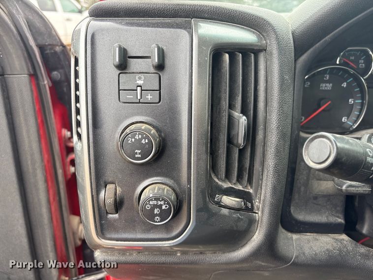 image for item FG2724 2016 Chevrolet Silverado 3500HD pickup truck cab and chassis