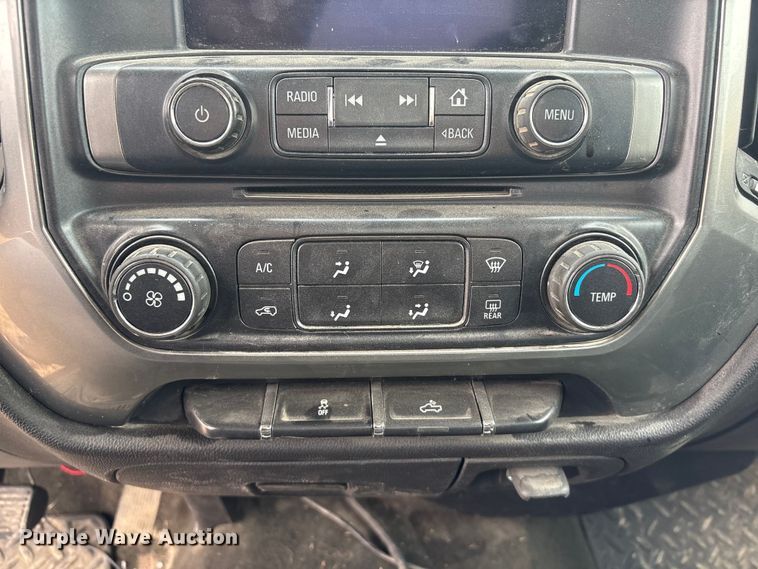 image for item FG2724 2016 Chevrolet Silverado 3500HD pickup truck cab and chassis