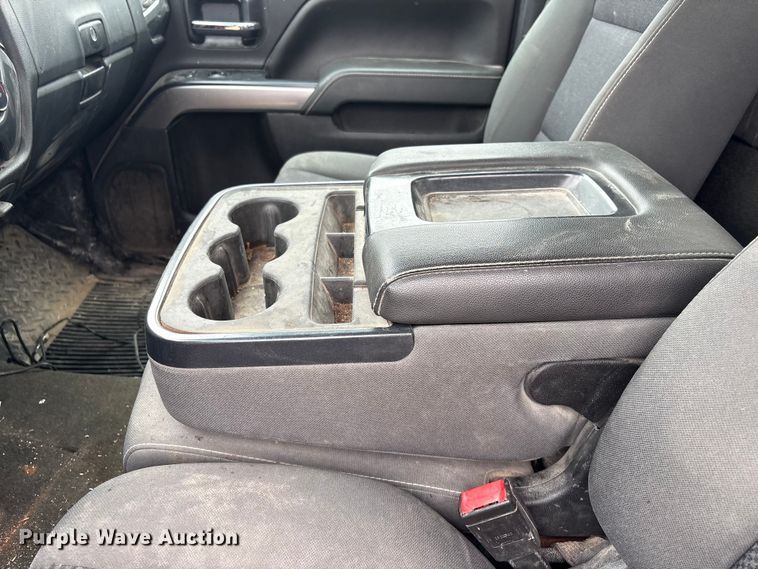 image for item FG2724 2016 Chevrolet Silverado 3500HD pickup truck cab and chassis