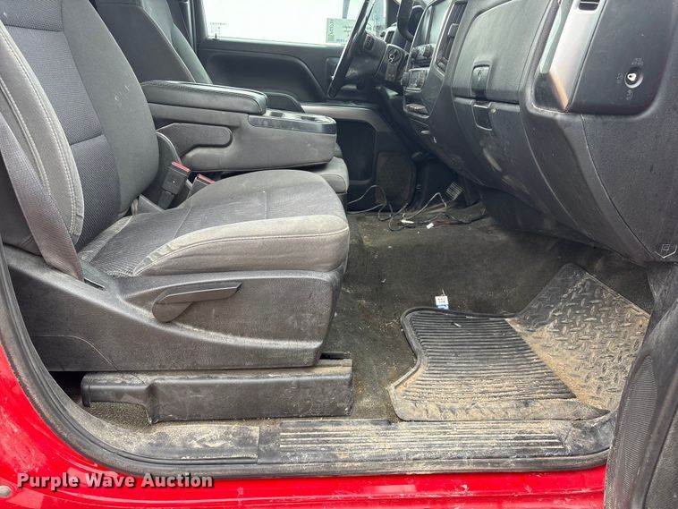 image for item FG2724 2016 Chevrolet Silverado 3500HD pickup truck cab and chassis