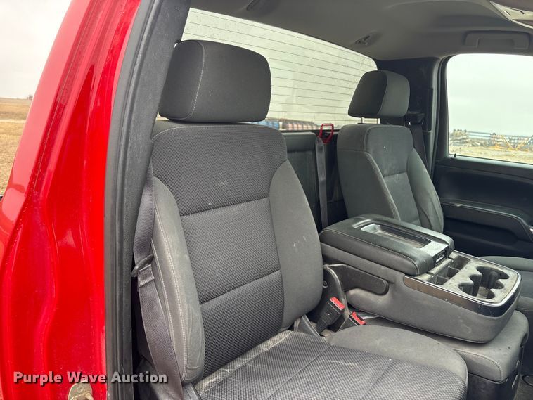 image for item FG2724 2016 Chevrolet Silverado 3500HD pickup truck cab and chassis