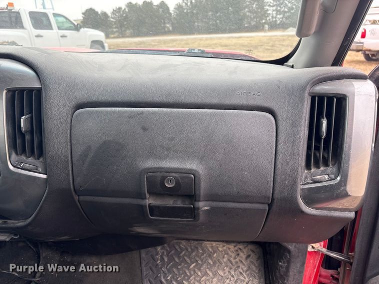 image for item FG2724 2016 Chevrolet Silverado 3500HD pickup truck cab and chassis