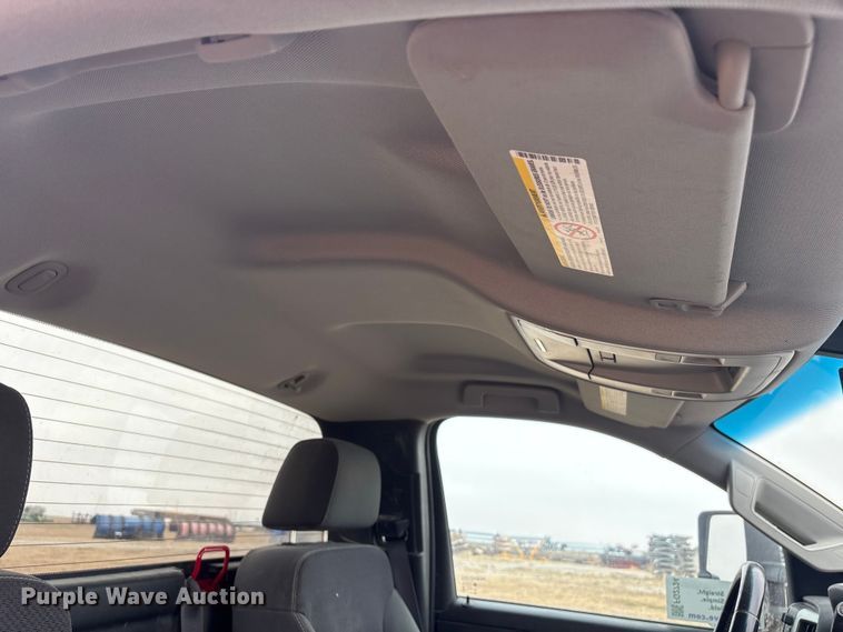 image for item FG2724 2016 Chevrolet Silverado 3500HD pickup truck cab and chassis