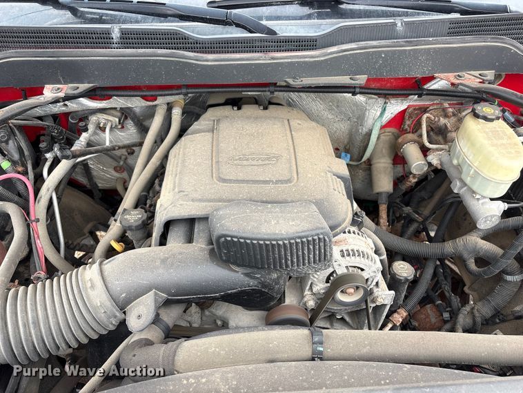 image for item FG2724 2016 Chevrolet Silverado 3500HD pickup truck cab and chassis